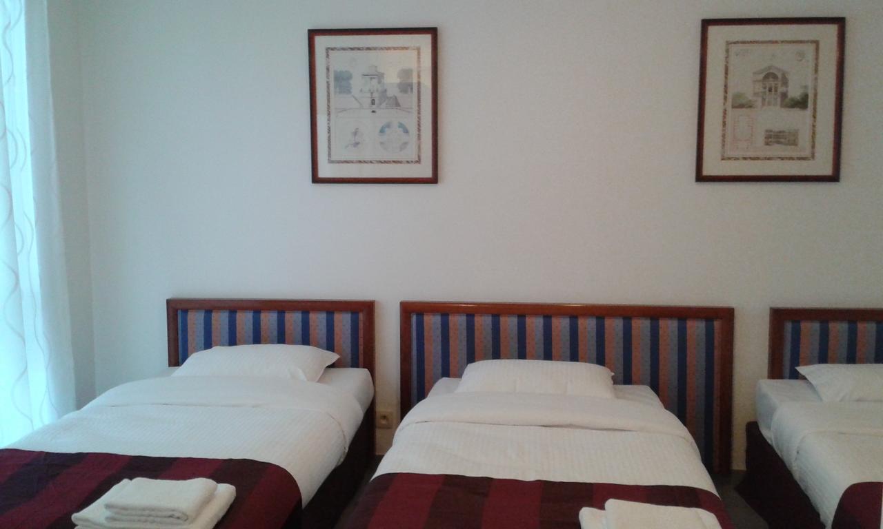 Holidays Apart-Hotel Brussels Ngoại thất bức ảnh